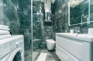 Апарт-отели Luxury Apartments Arena Guliver Киев Апартаменты с душем-1